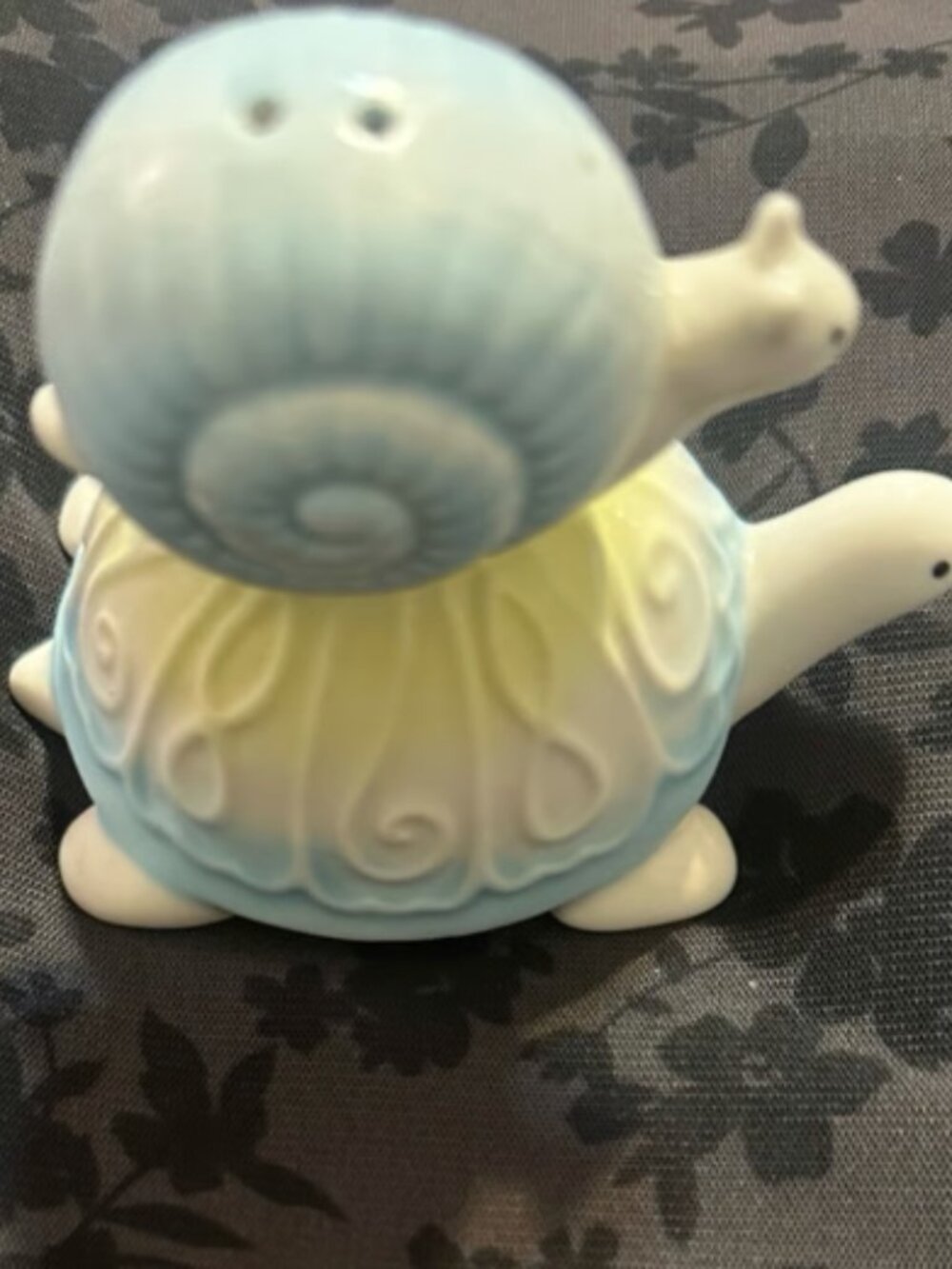 Snail and turtle salt and pepper shakers set